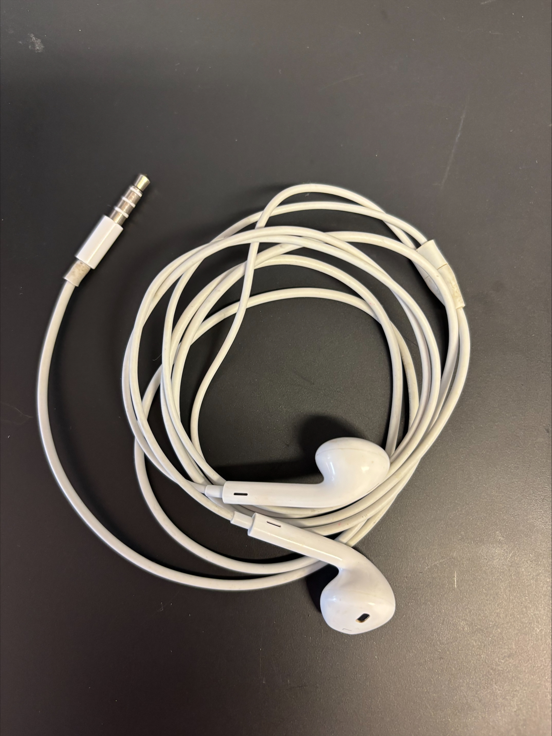 Høretelefoner med jack-stik. 