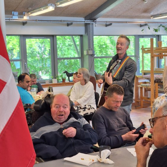 Tanja blev fejret i dagtilbuddet med sange og taler. 