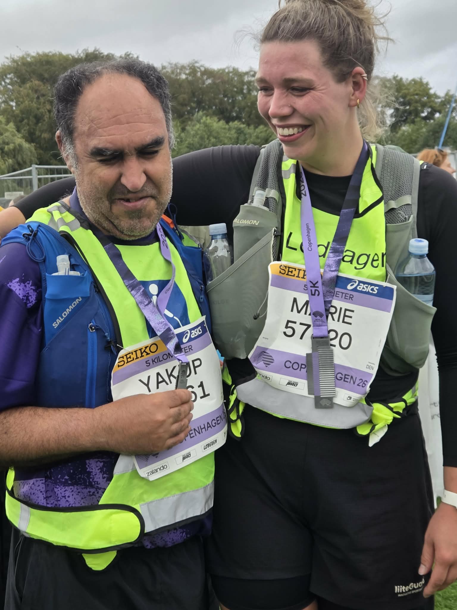 Yakup og Marie efter VM i landevejsløb i København. Til dette løb var medaljen lilla. 