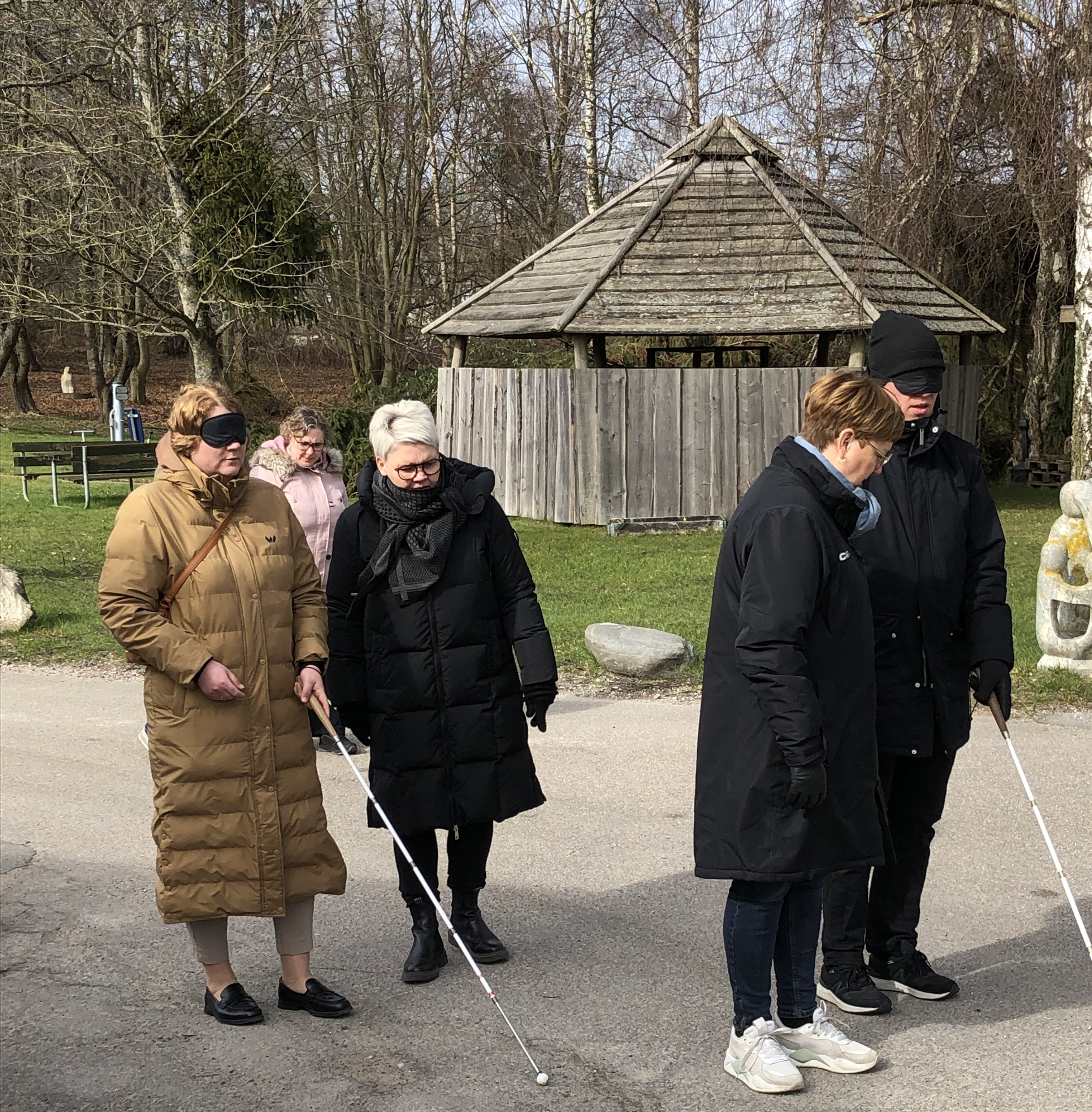 Undervisningen var en kombination af teori og praktiske øvelser. Her træner de studerende mobility, 