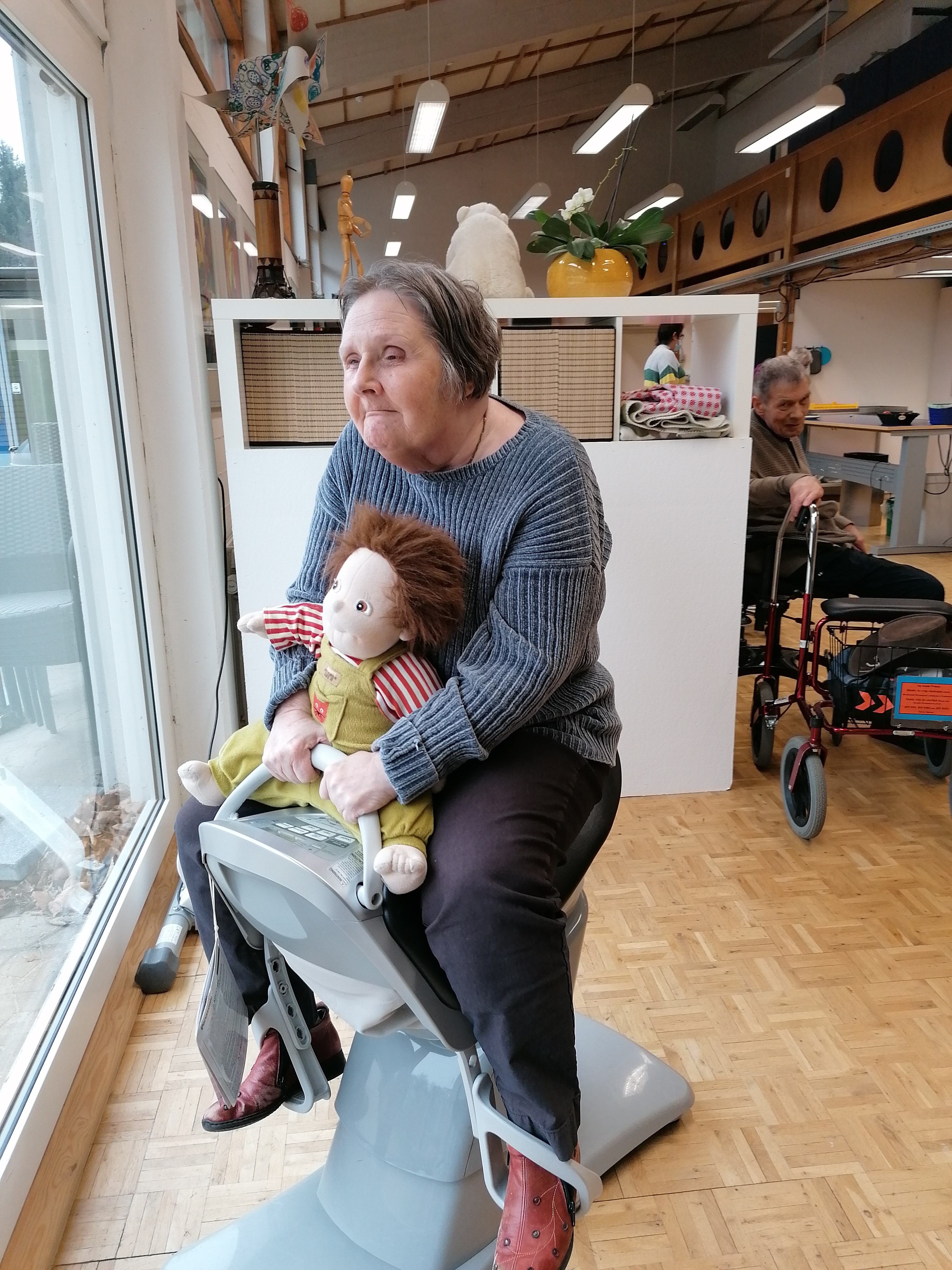 Karin på den elektriske hest