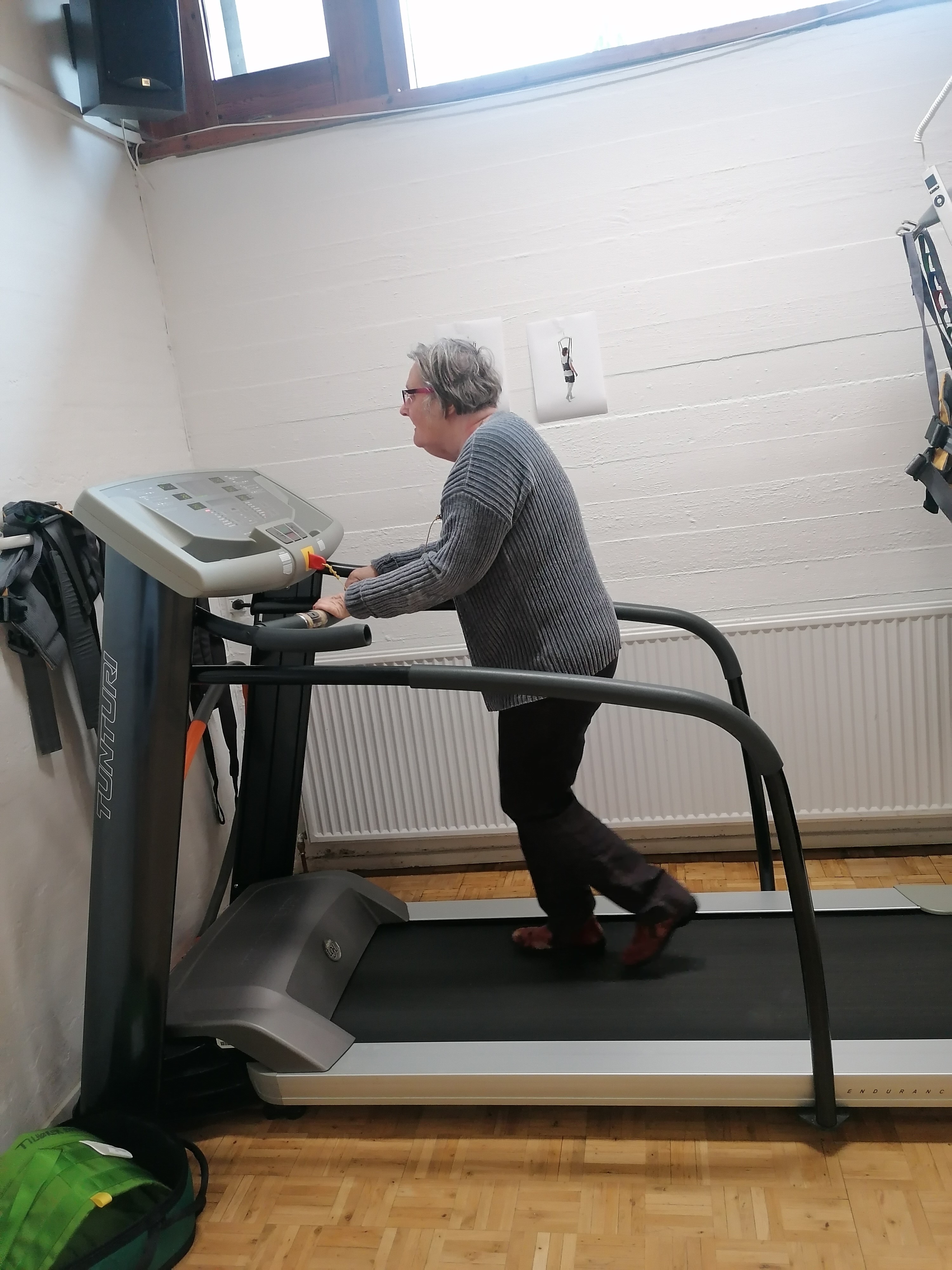 Karin på gåbånd