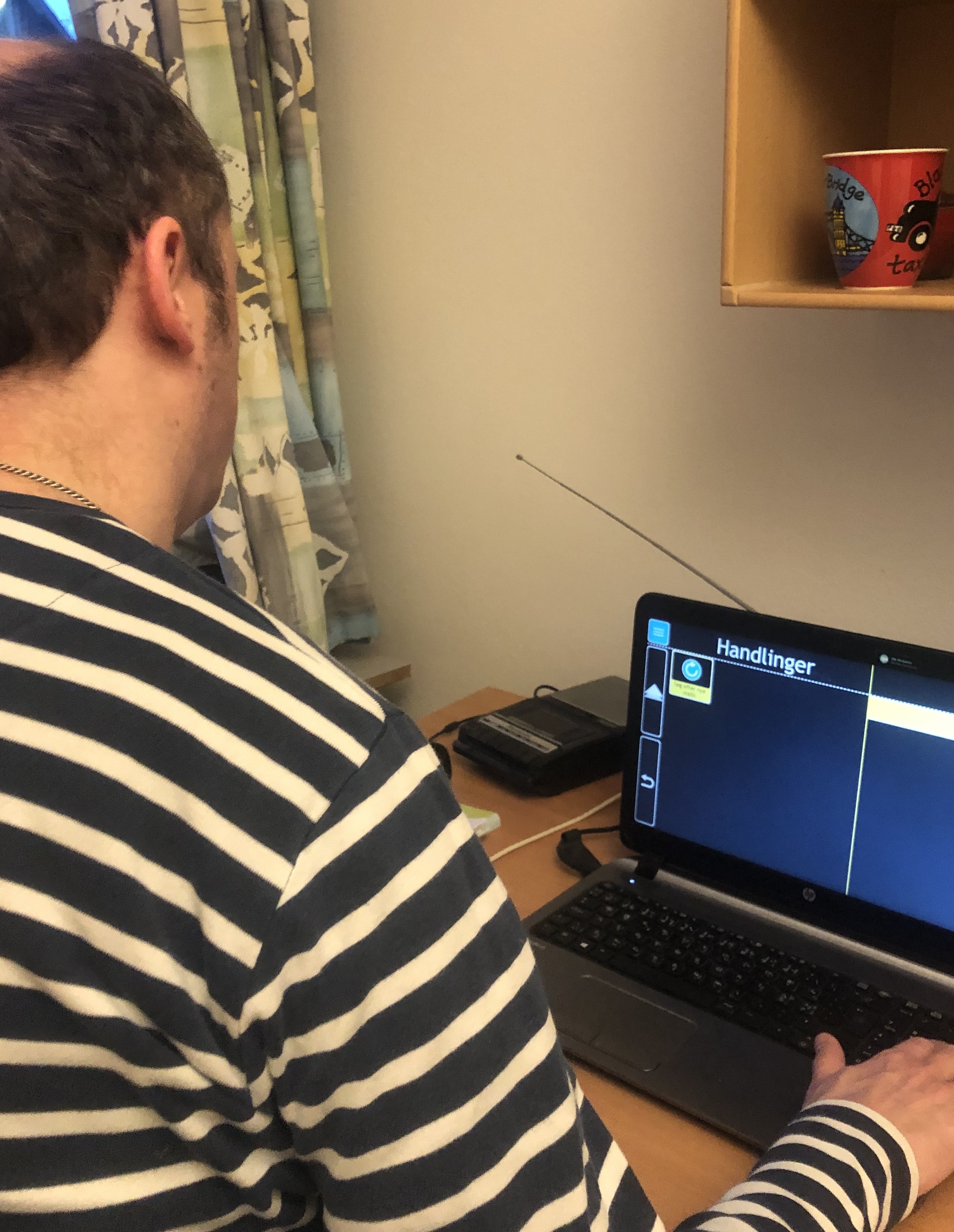 Lars arbejder med Dolphin Guide Connect